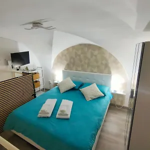 https://la-casa-di-elena.sicilyhotelsitaly.net